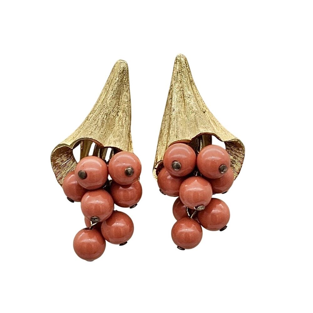 Vintage Coral Bead Gold Tone Clip On Earrings